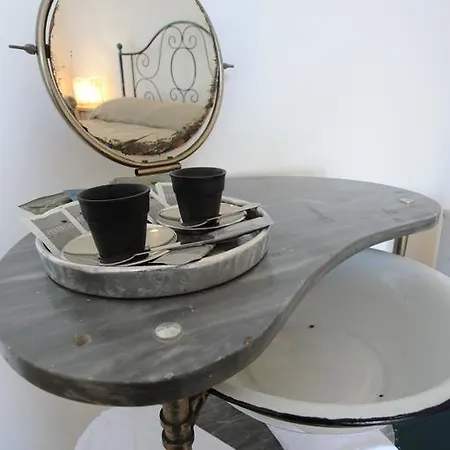 Le Miniature Oda ve Kahvaltı